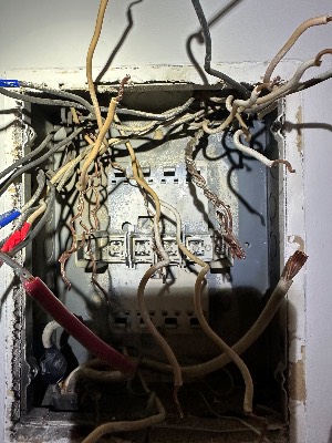 Just Electric LLC project photo 16