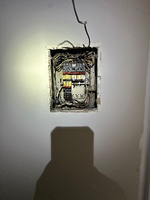 Just Electric LLC project photo 17