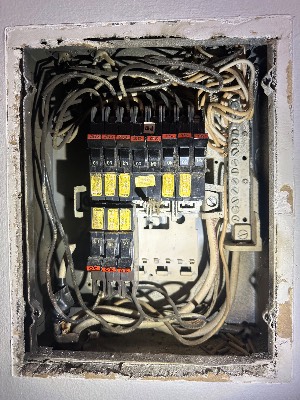 Just Electric LLC project photo 14