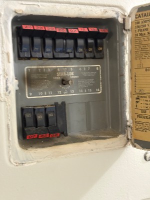 Just Electric LLC project photo 13