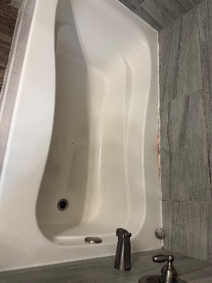 Clean white bathtub