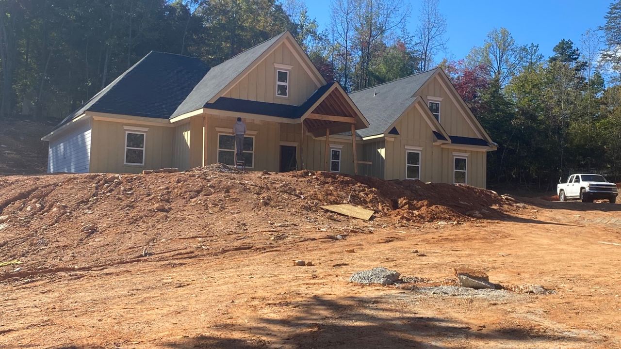 When to Paint a House Exterior in North Georgia