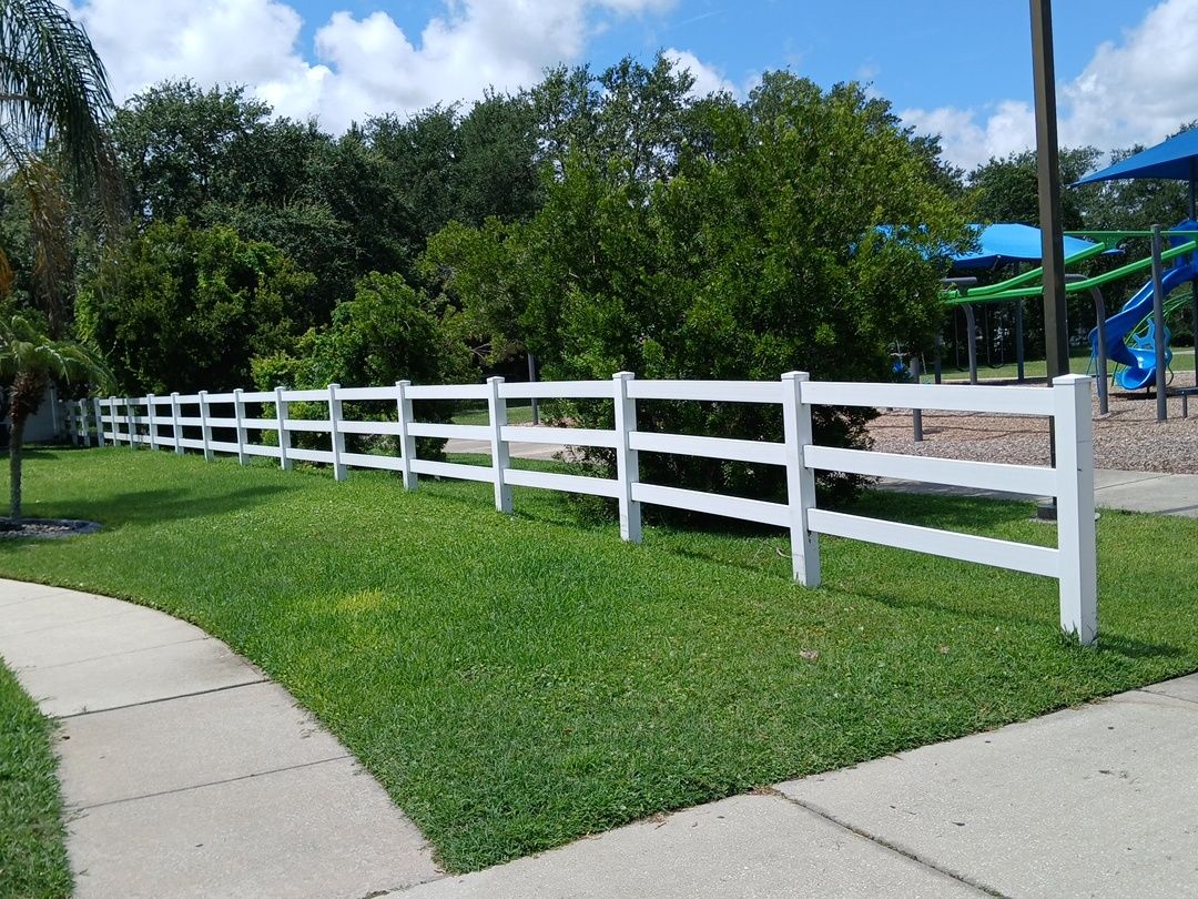 Why Fences Lean in Florida, and What Actually Stops It