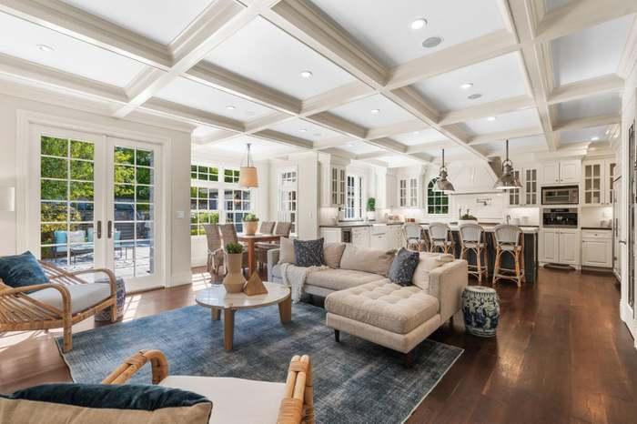 Spotless Peninsula home cleaned by American House Cleaning