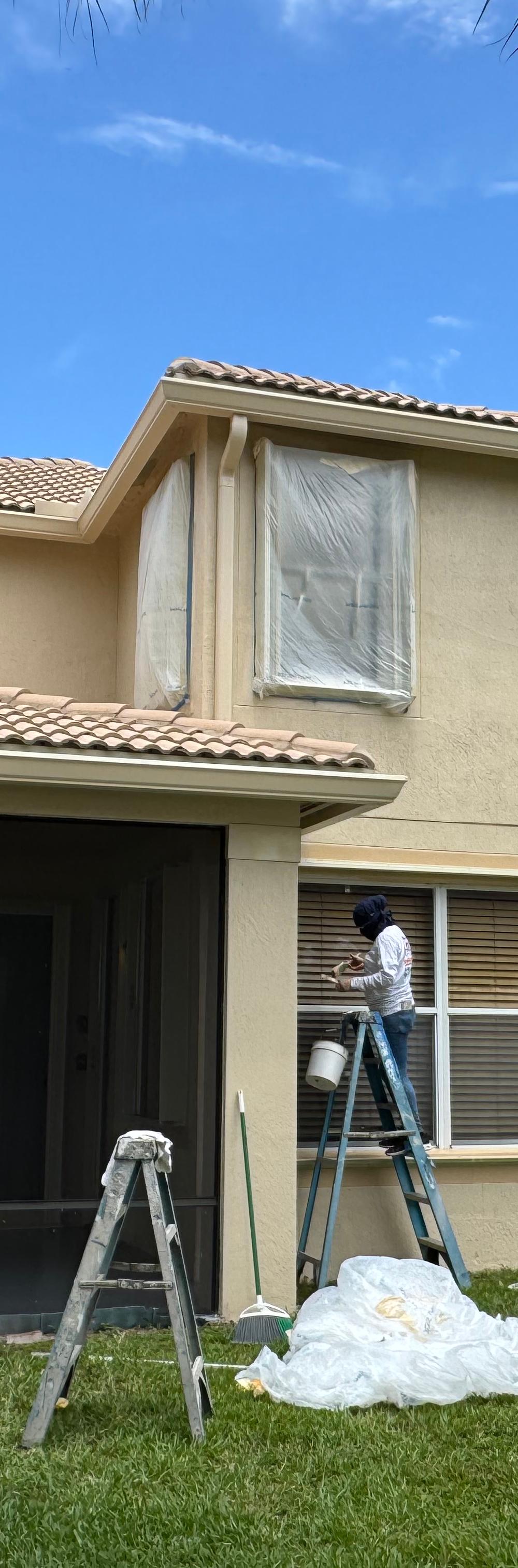 Why Exterior Paint Fails Early in South Florida (And What Actually Prevents It)
