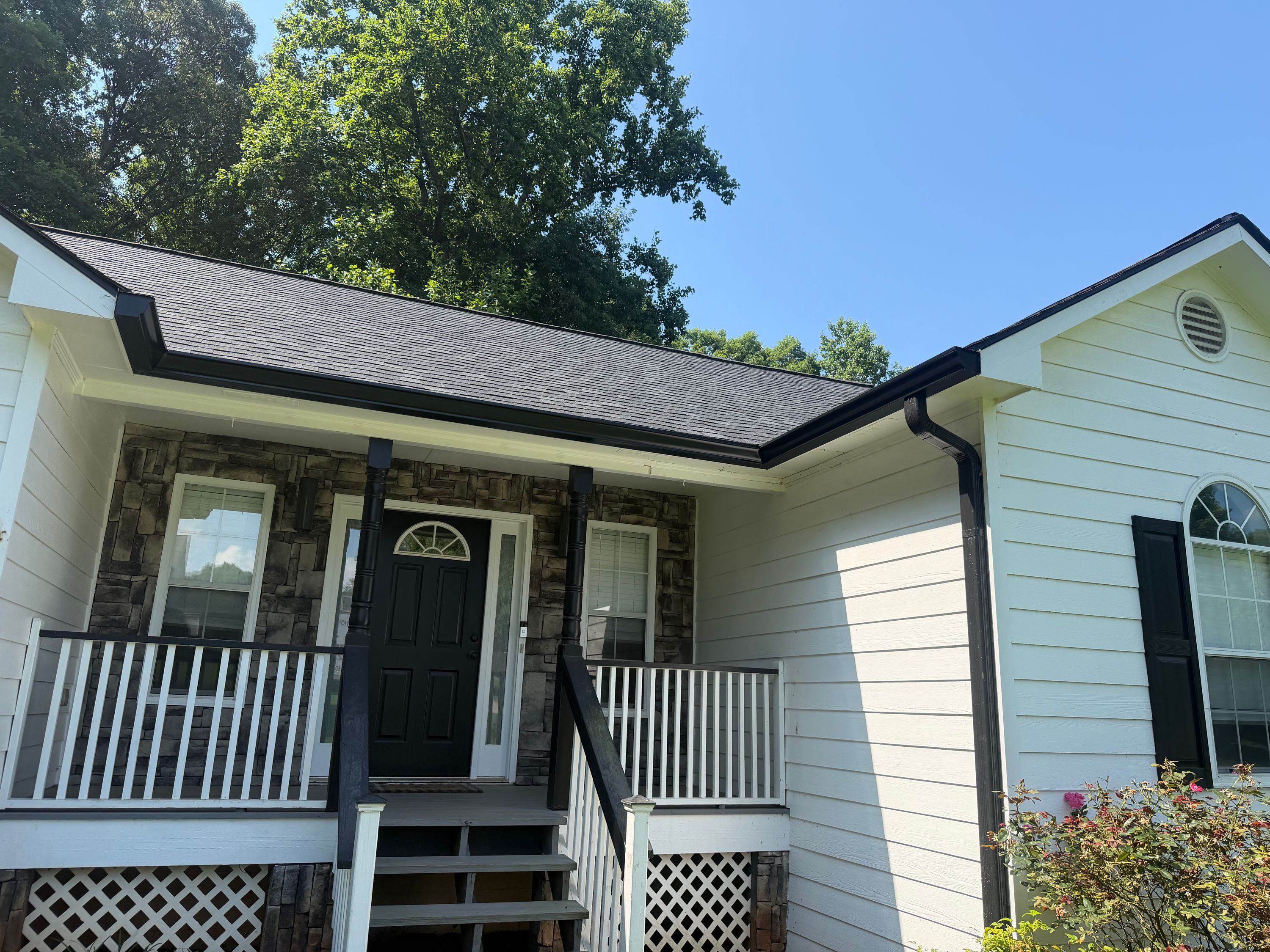 Completed seamless rain gutter installation in the Atlanta, GA area by ATL Seamless Gutters LLC (project 21)