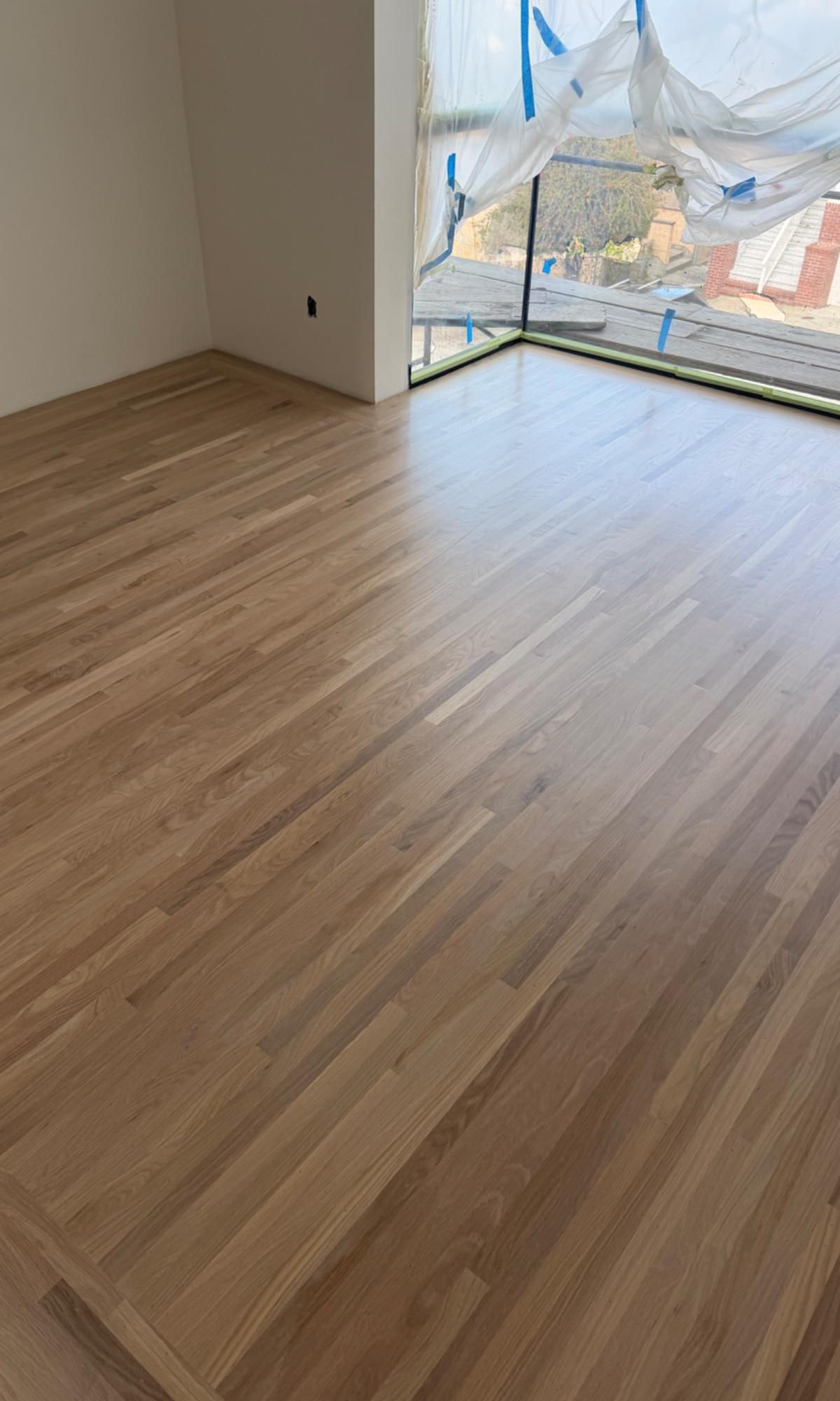 Hardwood Floor Installation / Instalación de Pisos de Madera