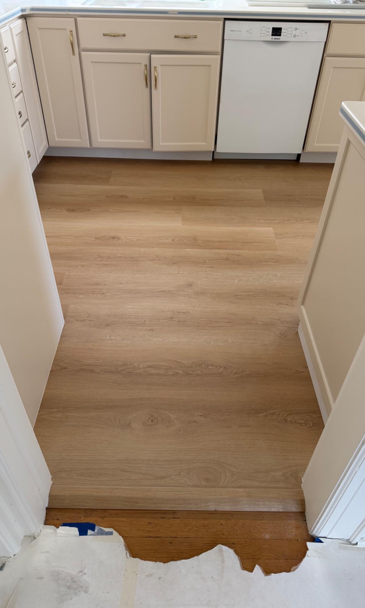 Laminate Flooring / Pisos Laminados