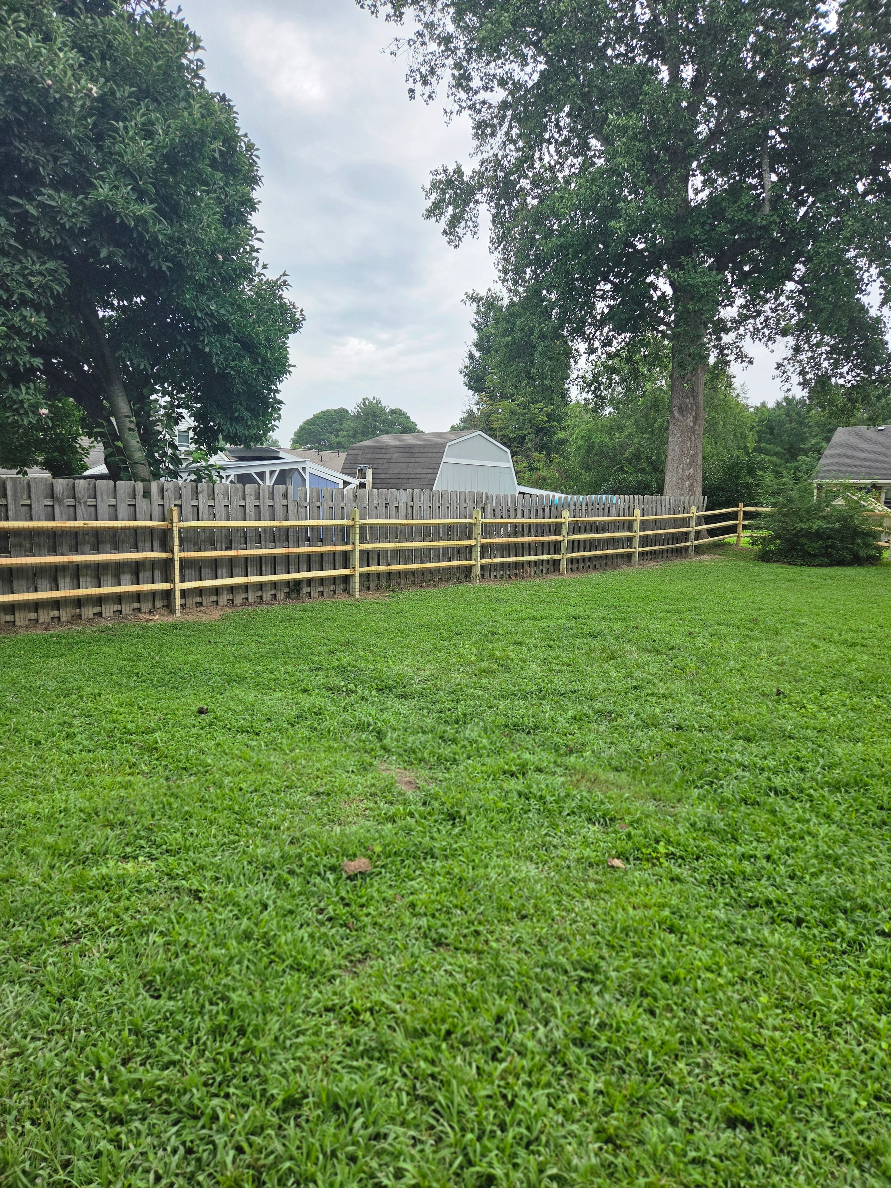 Fence installation project 22 completed by Fast Fences LLC in Hampton Roads, Virginia