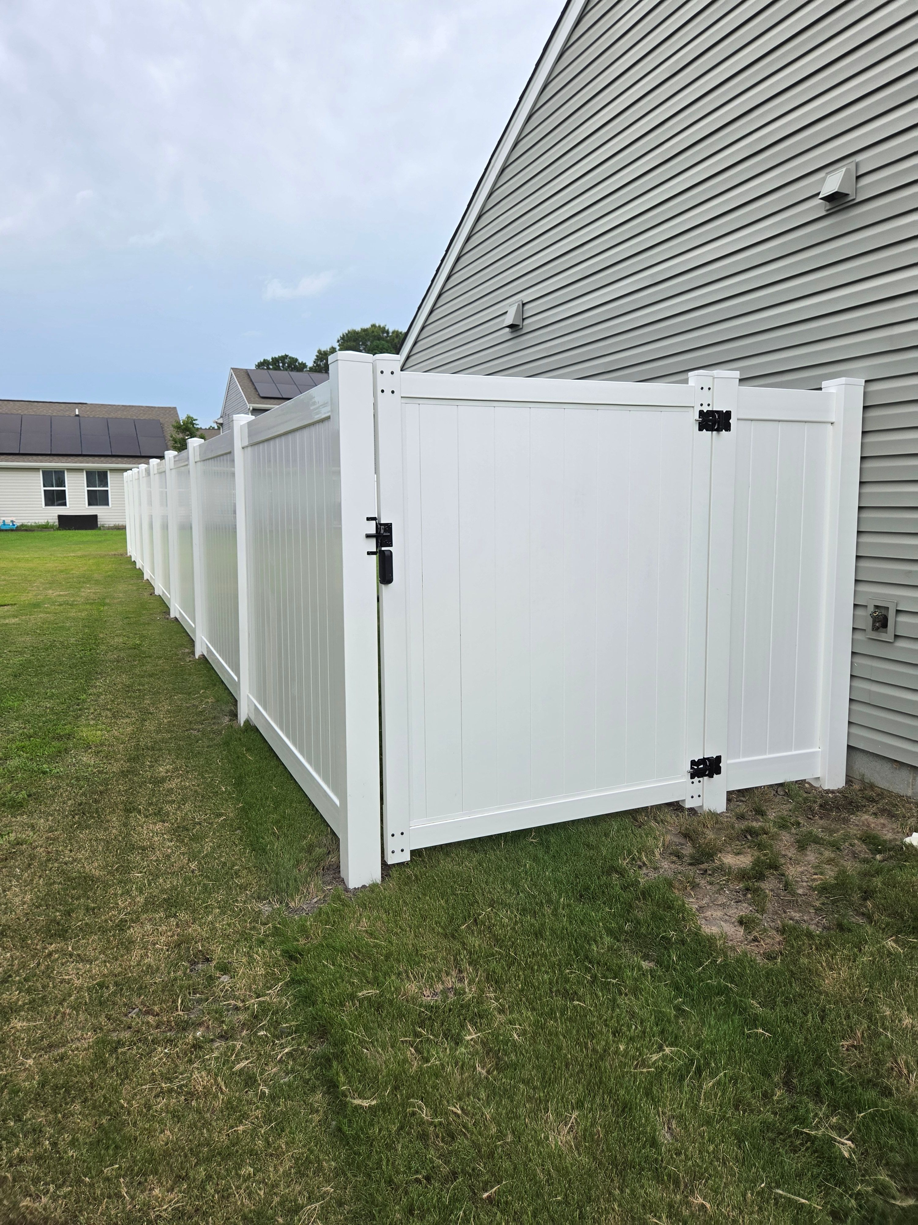 Fence installation project 20 completed by Fast Fences LLC in Hampton Roads, Virginia