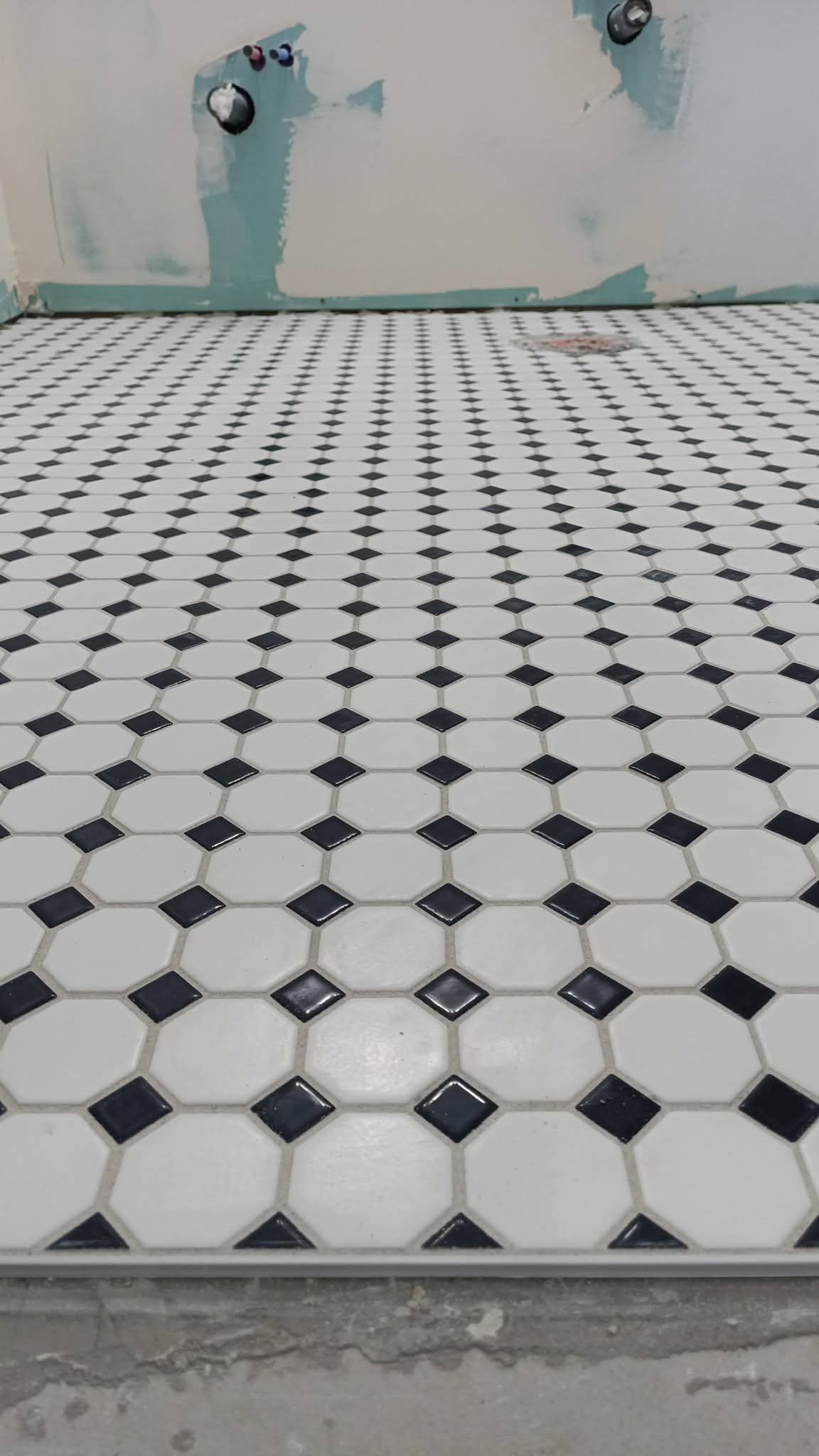 Fast Tile & Renovations completed tile project 5