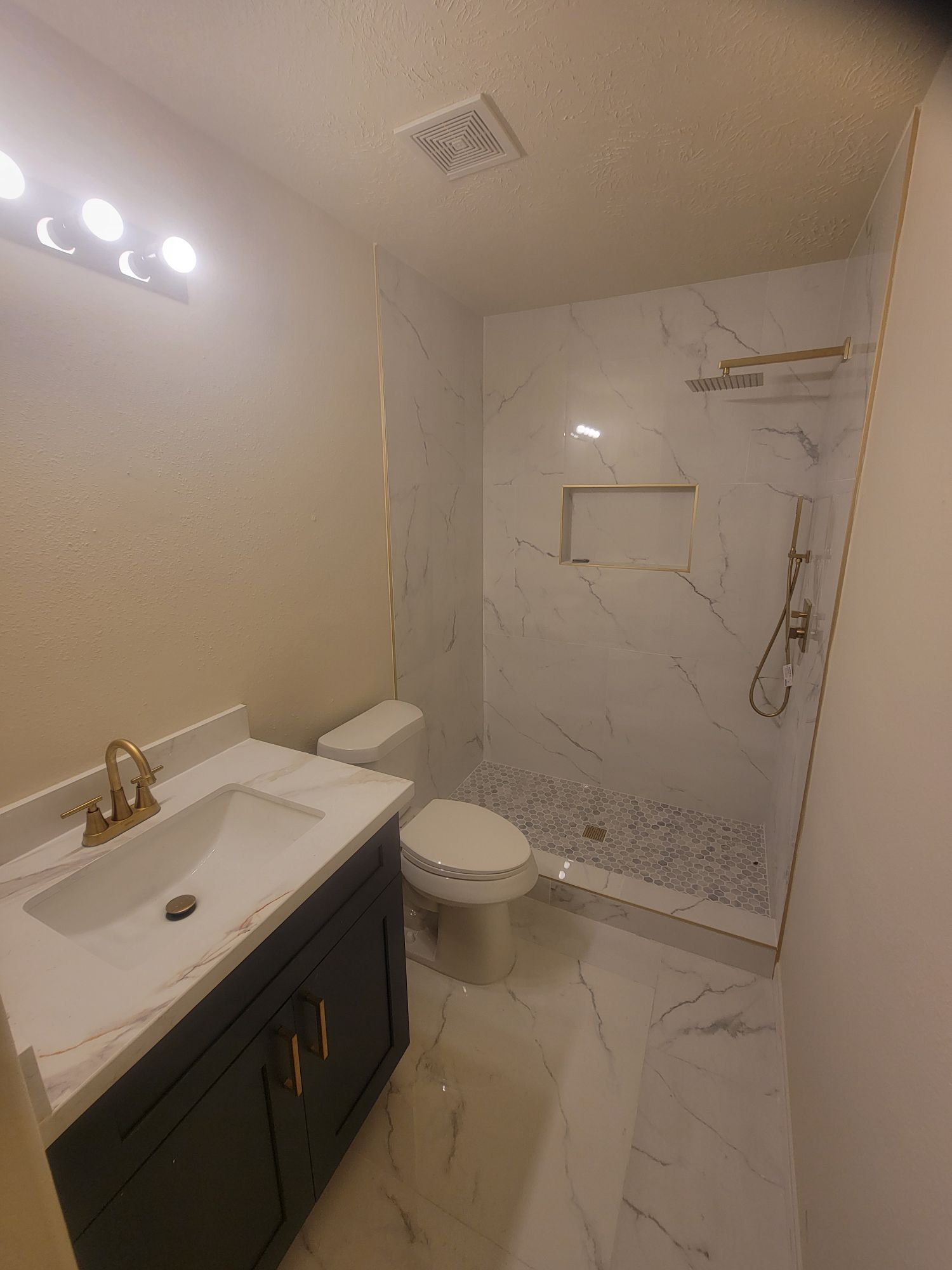 A to Z Remodeling project photo 1