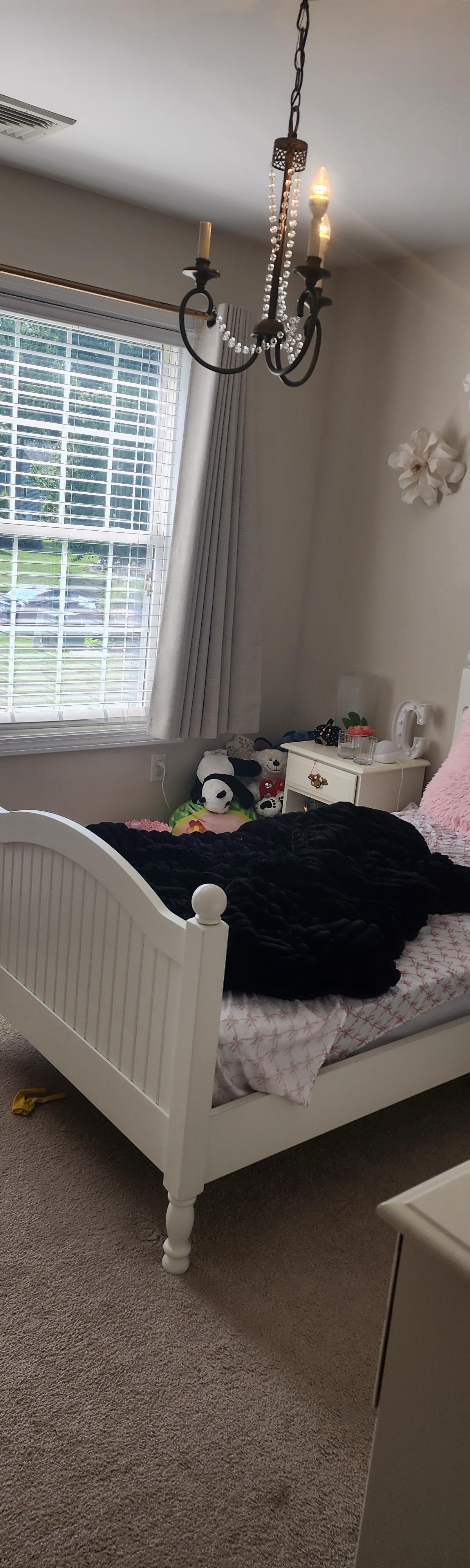 Kids' bedroom — before