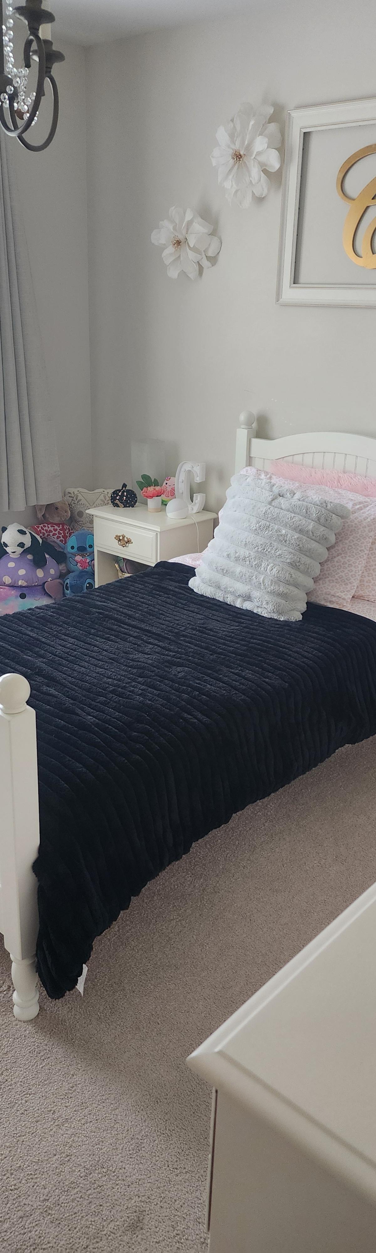 Kids' bedroom — after