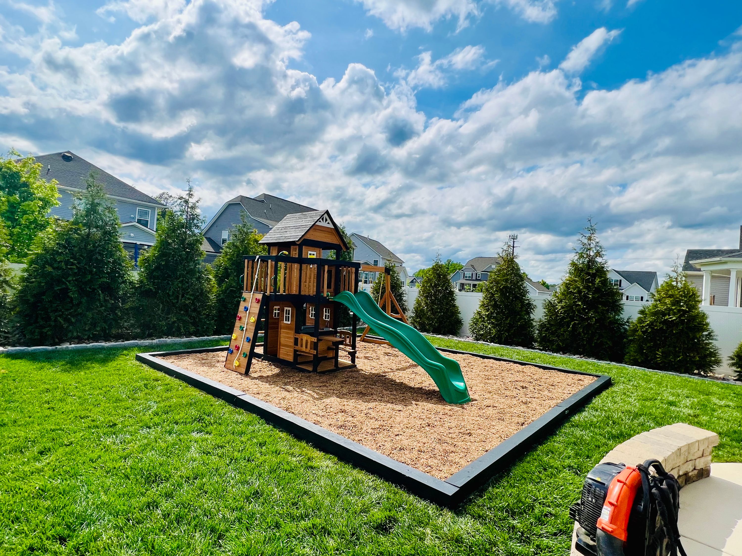 Lawn care and landscaping work by Macías Lawn Care, Inc. — photo 8 of 13