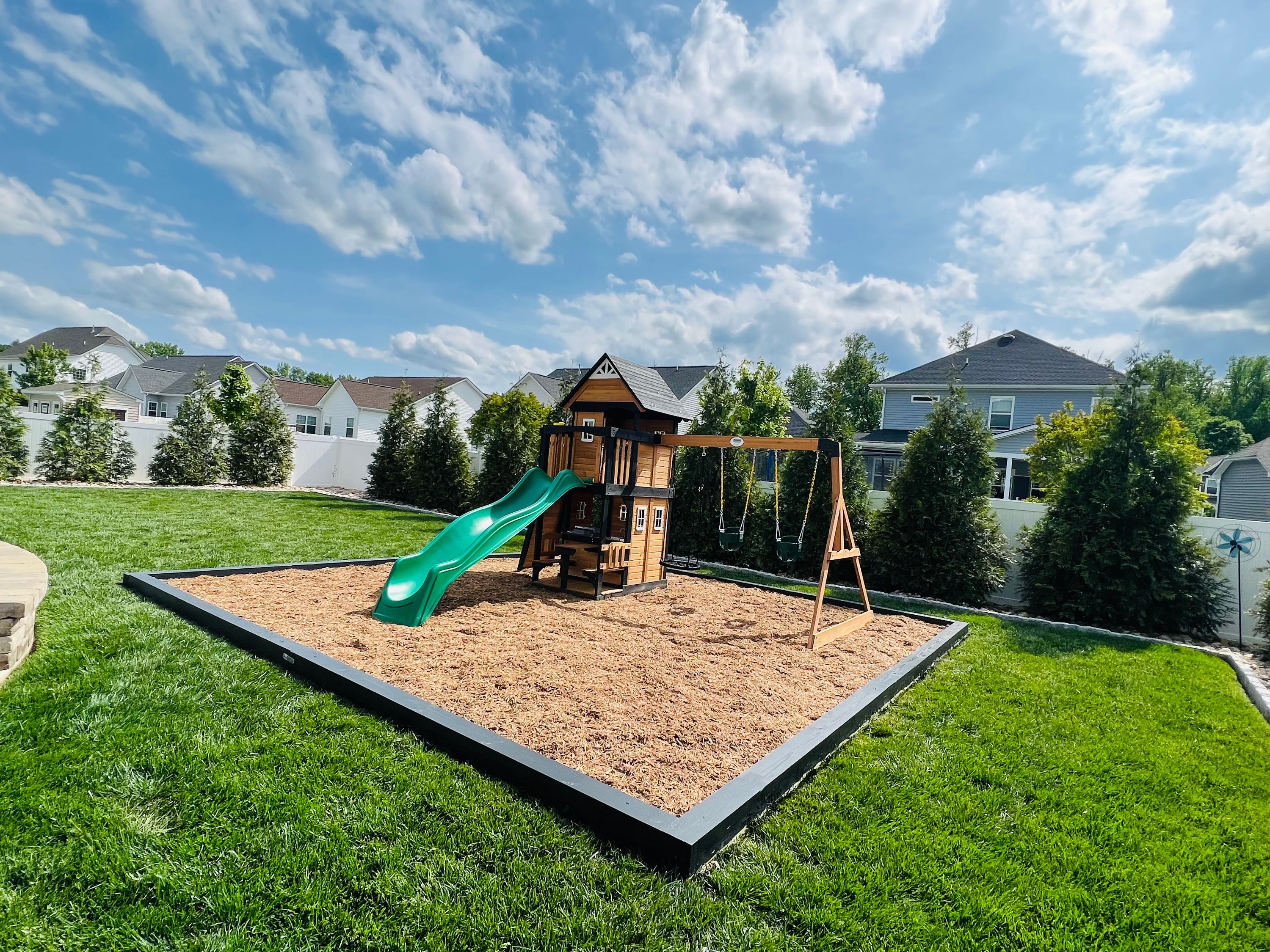 Lawn care and landscaping work by Macías Lawn Care, Inc. — photo 7 of 13
