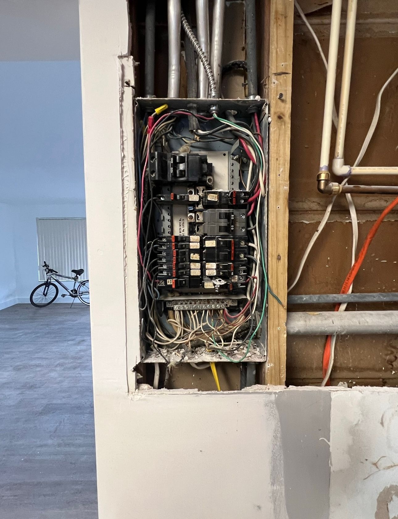 Emergency Electrical Service by Miami Perfect Services Corp