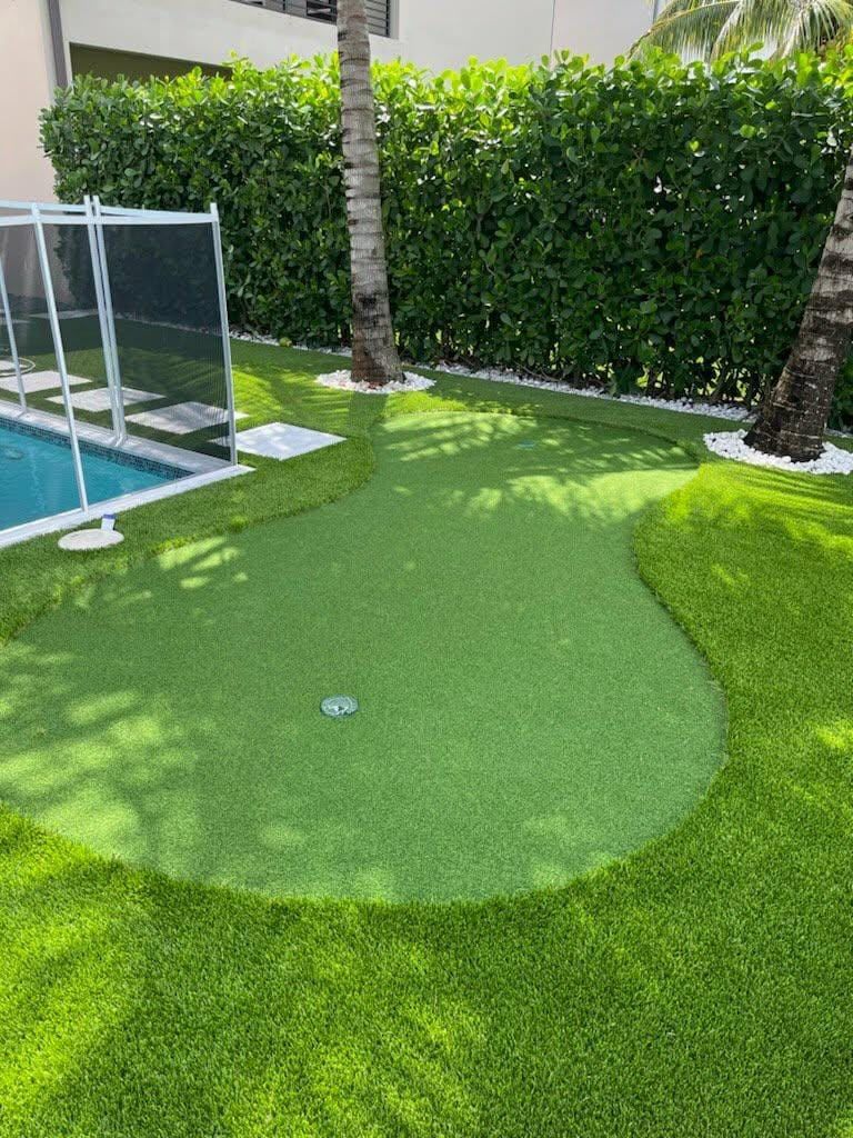 Synthetic turf and putting green installation by Never Ending Green, photo 2