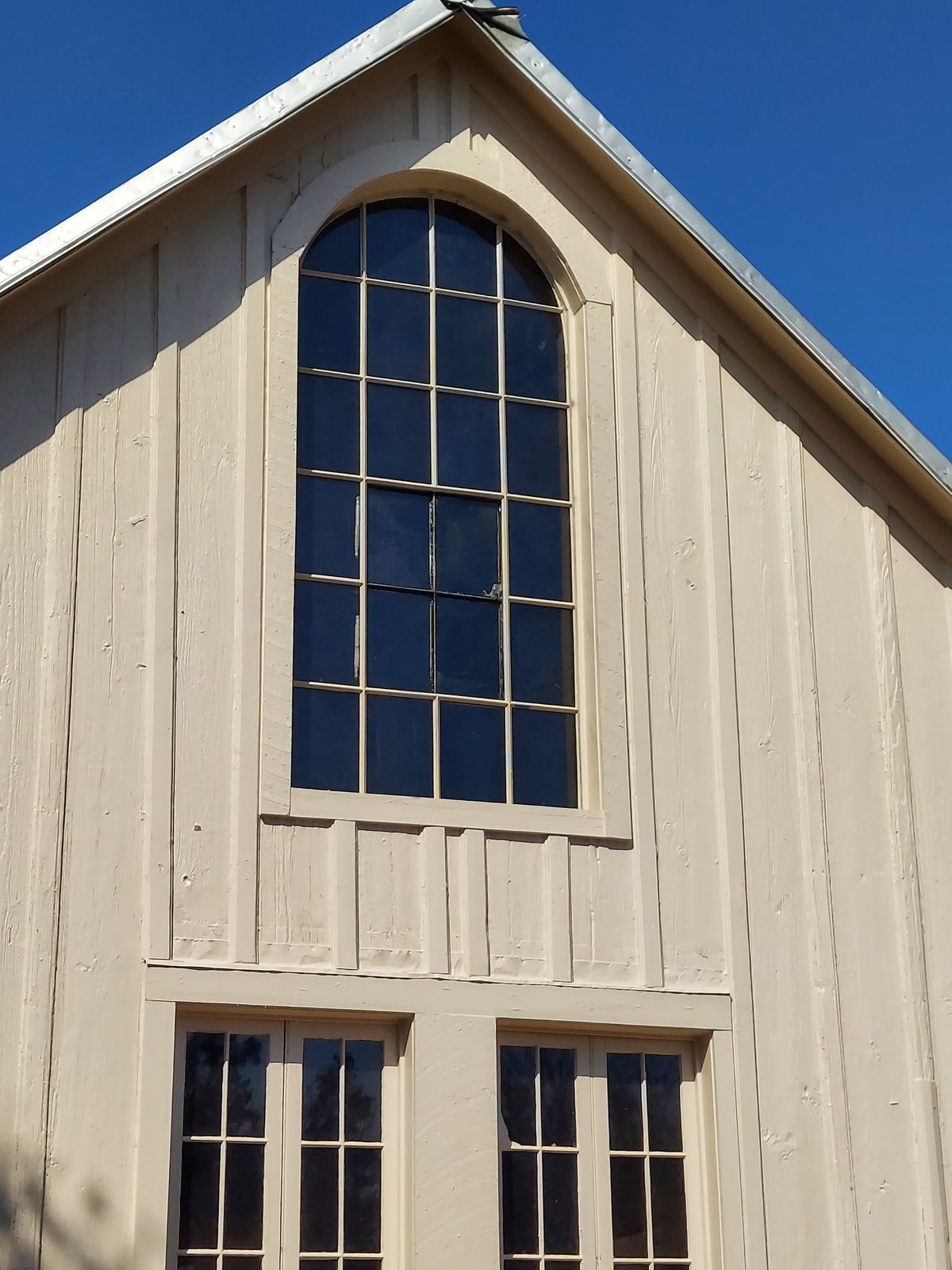 Siding and Windows That Hold Up to Central Texas Weather