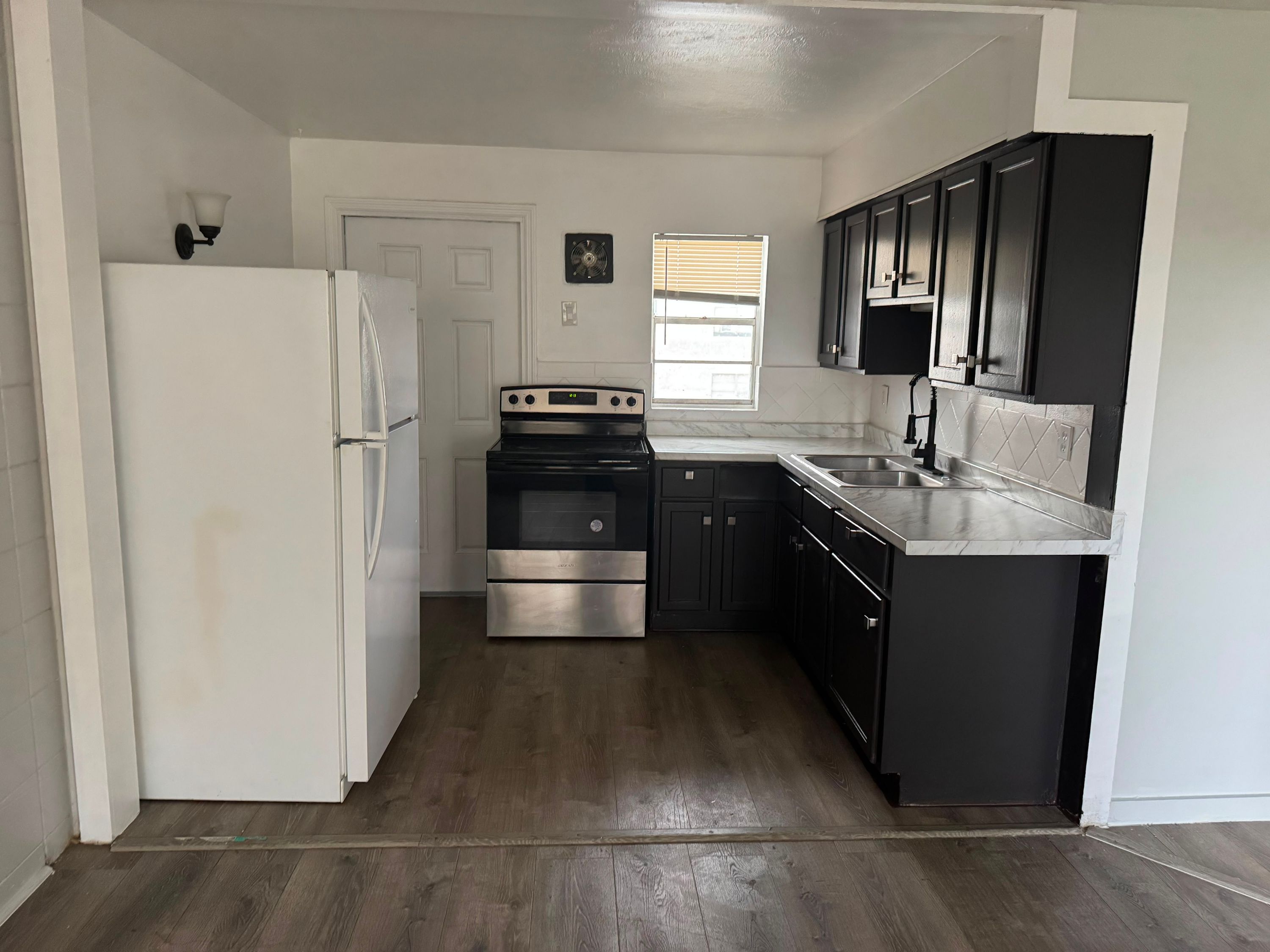 Full kitchen after handover — Kitchen Refresh project by SoHo Home Multiservices