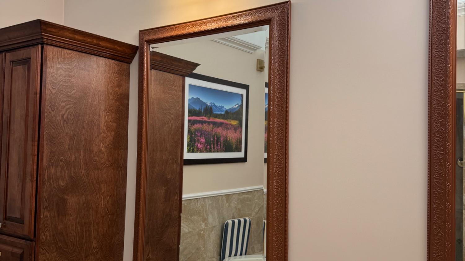 Cabinet Refinishing vs. Replacing: What Long Island Homeowners Should Know