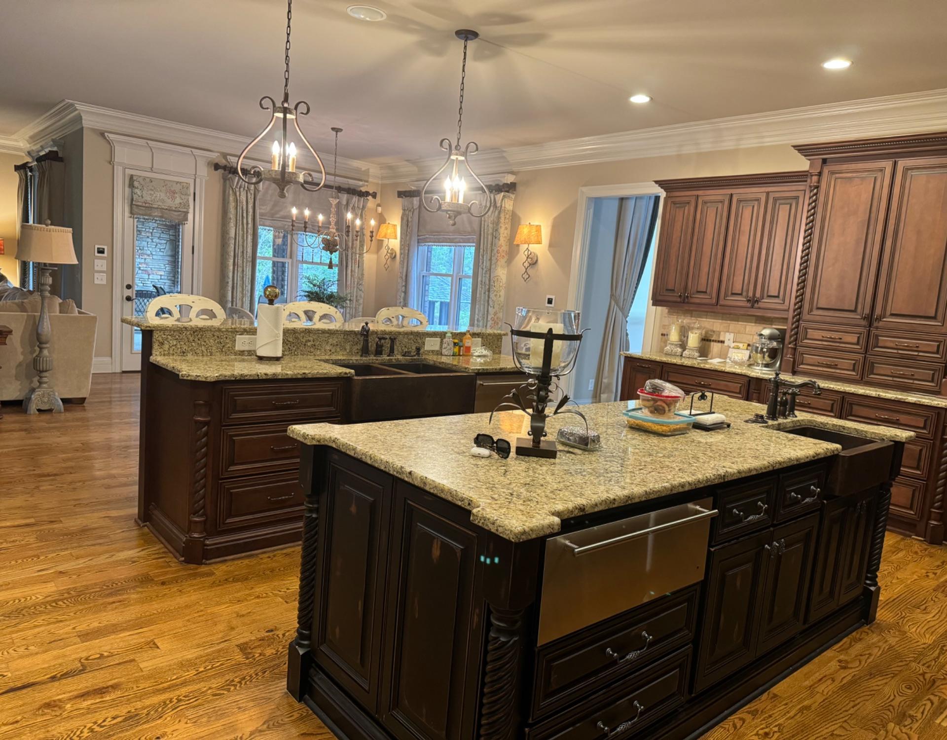 Kitchen and island cleaned by Tejeda Cleaning Service in a Middle Tennessee home