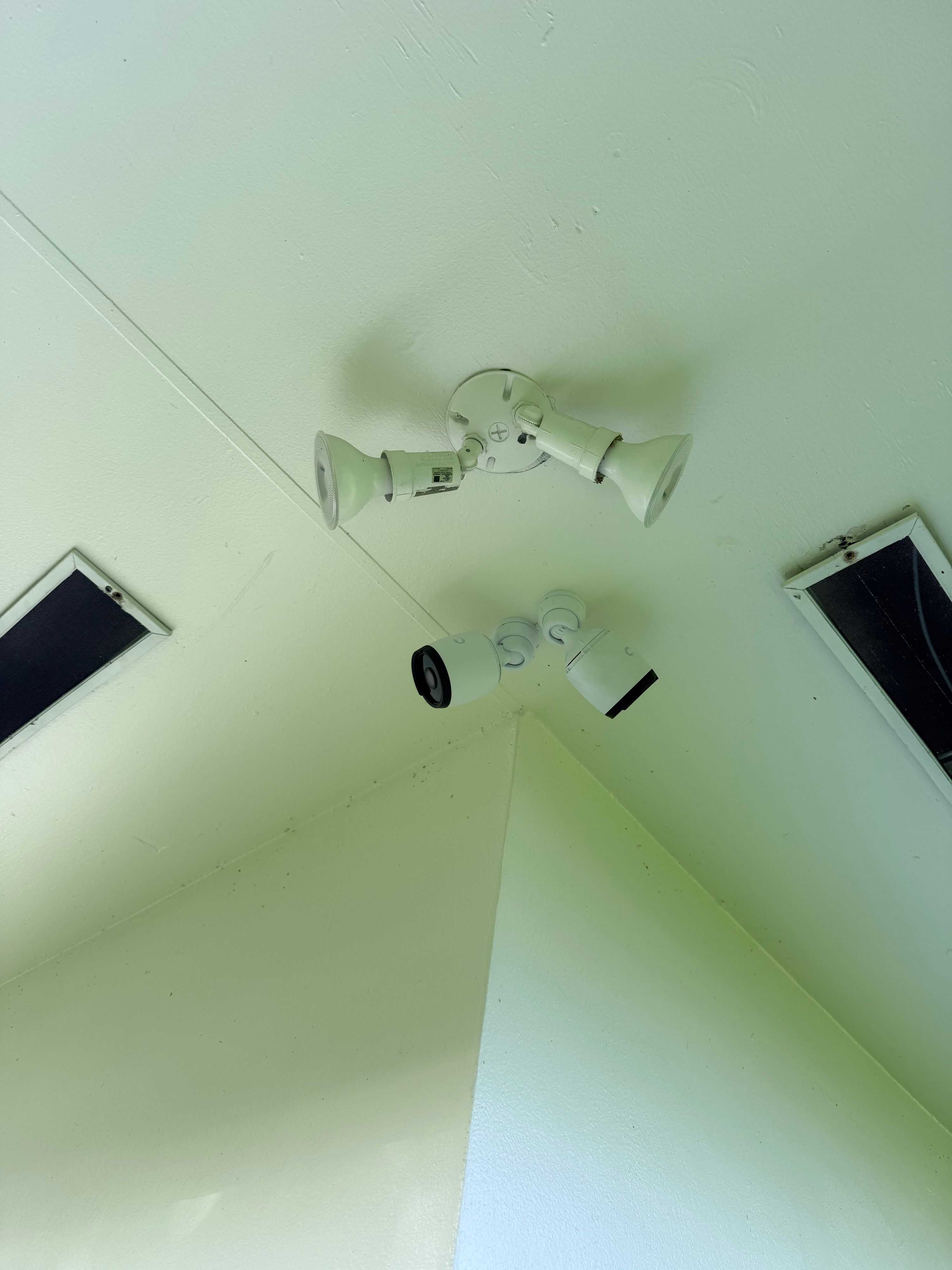 Completed low voltage and security installation by 2TechNetwork in South Florida — photo 16 of 18