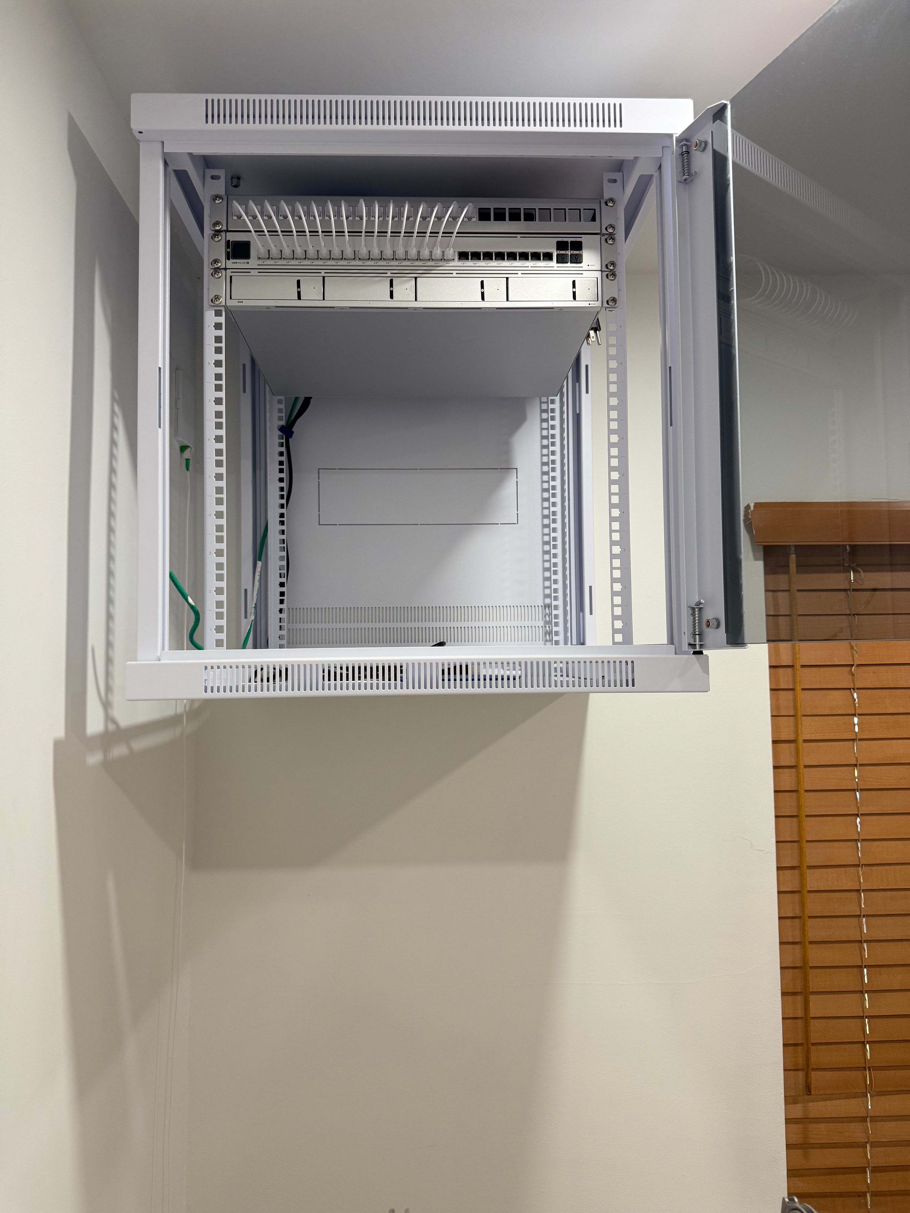 Completed low voltage and security installation by 2TechNetwork in South Florida — photo 14 of 18