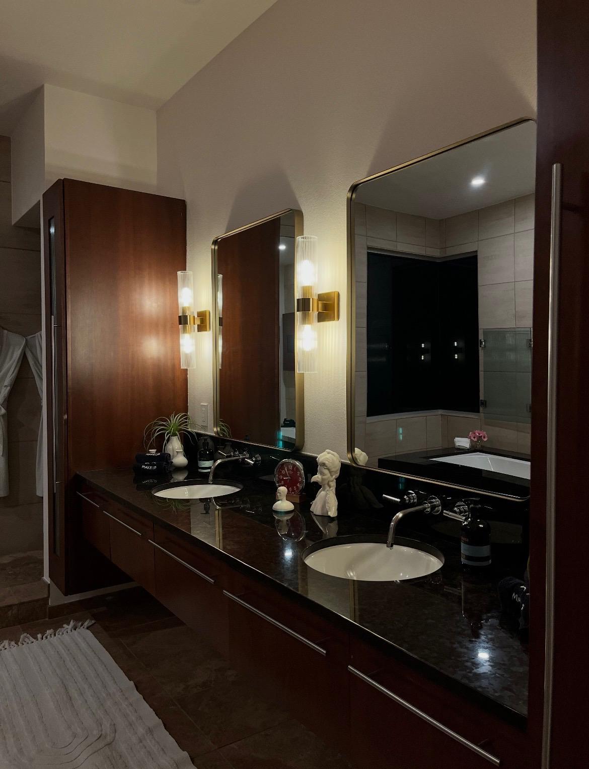 Bathroom vanity and mirrors after a Valesa Cleaning visit
