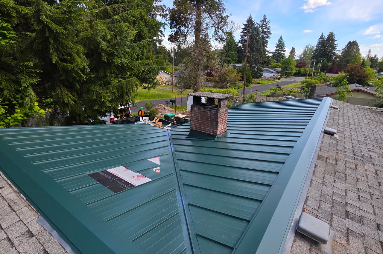 Metal vs. Asphalt Shingle Roofing in Western Washington