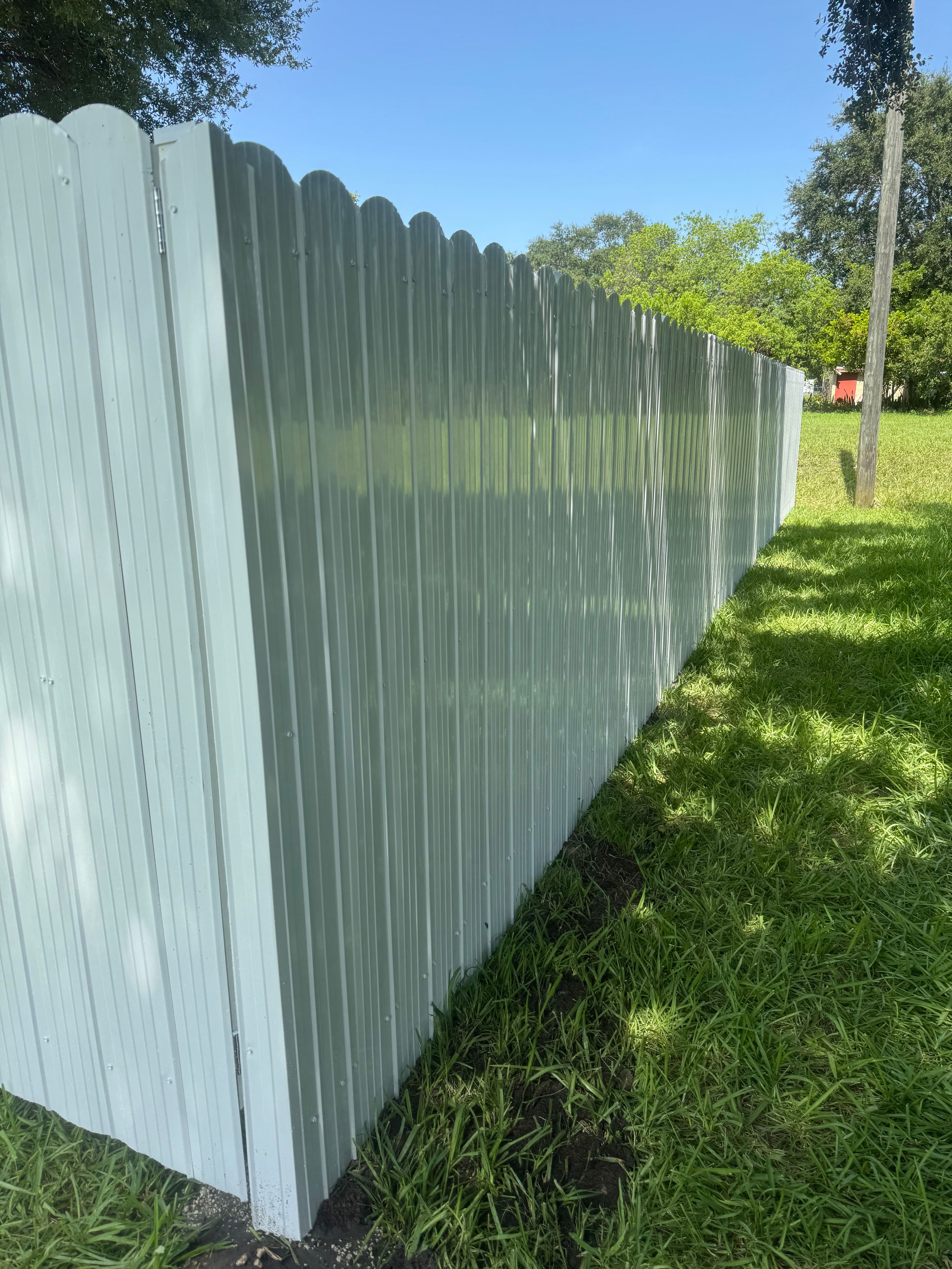 The Best Fence Materials for South Florida Weather