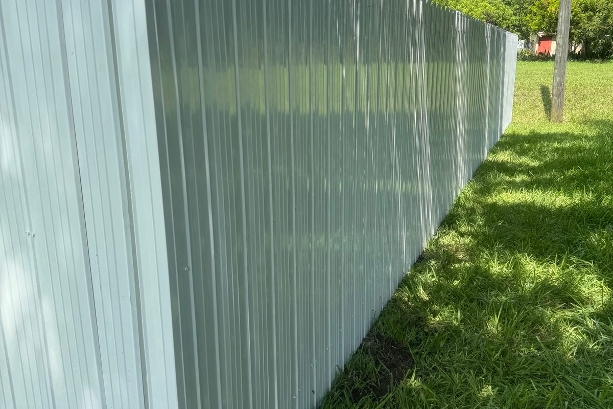 The Best Fence Materials for South Florida Weather